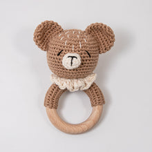 Charger l'image dans la galerie, Chaîne de tétine bébé en crochet fait main avec hochet en bois