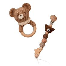 Charger l'image dans la galerie, Chaîne de tétine bébé en crochet fait main avec hochet en bois