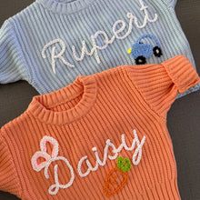 Charger l'image dans la galerie, Pull pour bébé tricoté à la main