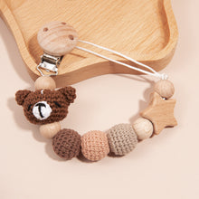 Charger l'image dans la galerie, Chaîne de tétine bébé en crochet fait main avec hochet en bois
